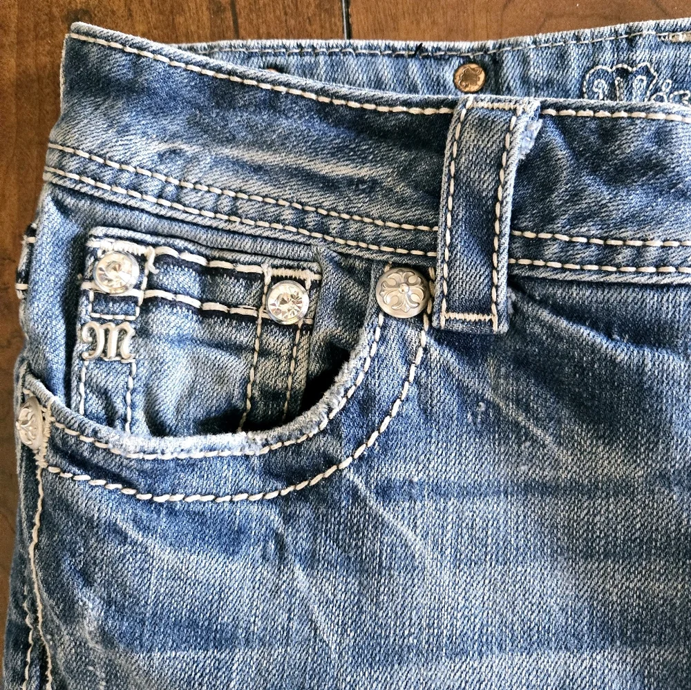 Miss Me Boot Rhinestone Embellished Embroidered Flap Pocket Jeans Women's Sz 27 - Picture 10 of 16